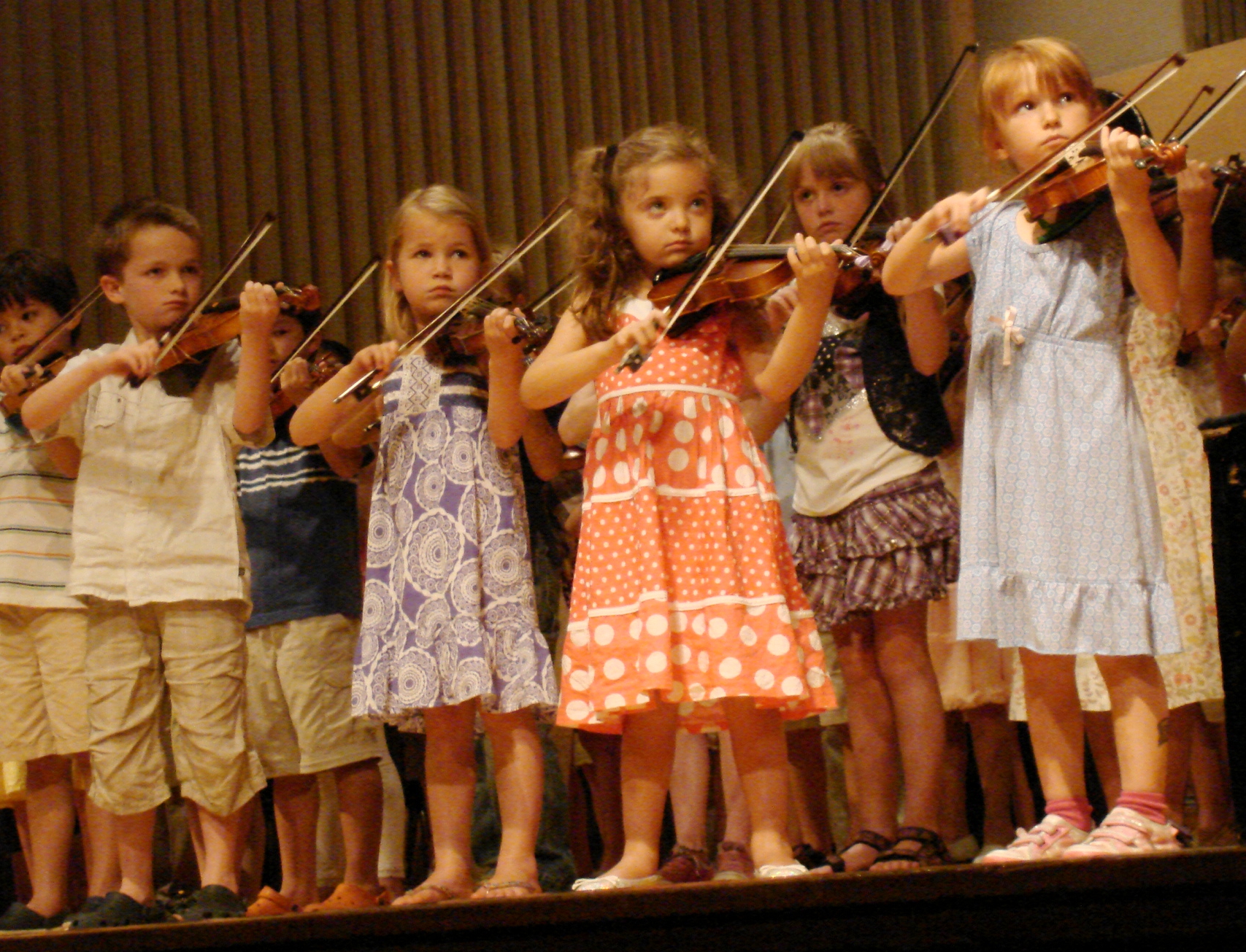 Children_Playing_Violin_Suzuki_Institute_2011